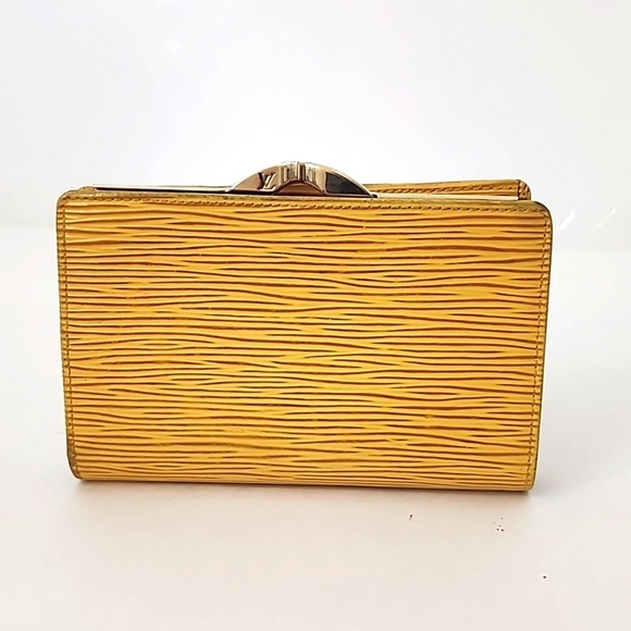 Louis Vuitton Yellow Epi Leather Kiss Lock Bifold Wallet - Picture 3 of 14
